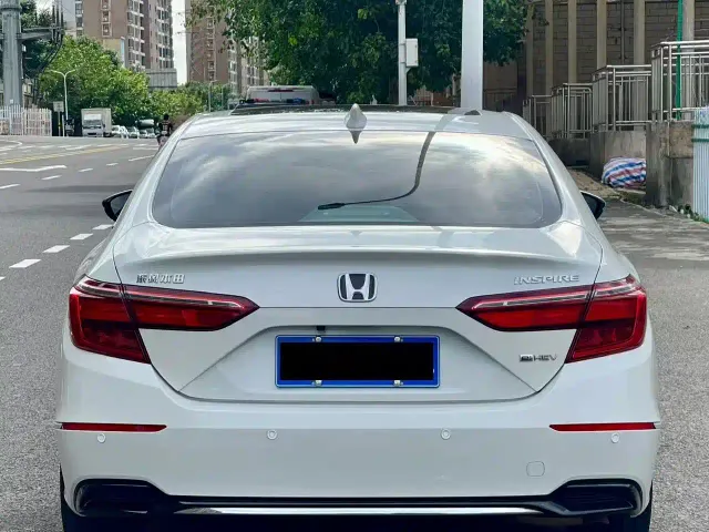Honda Inspire Hybrid — Фото автомобиля 8
