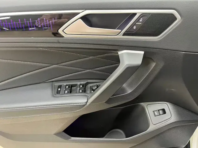 Volkswagen Tiguan L — Фото автомобиля 29
