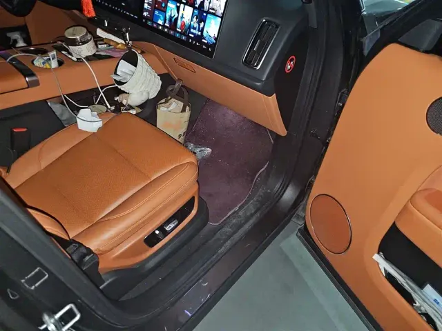 Li Auto L9 — Фото автомобиля 19