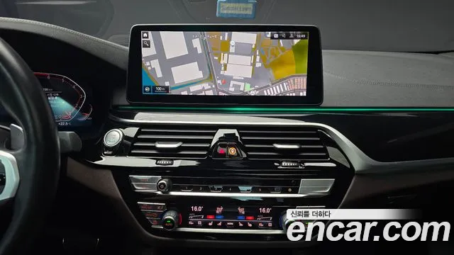 BMW 5 Series G30 — Фото автомобиля 20