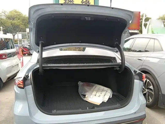 Geely Galaxy L6 — Фото автомобиля 18