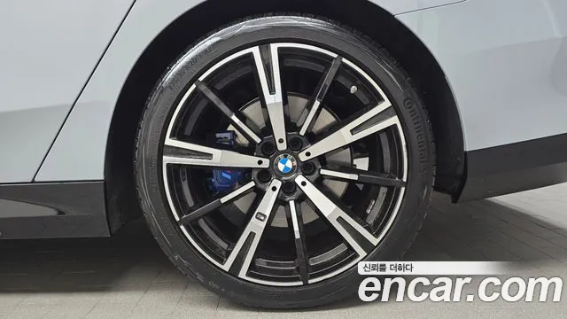 BMW 5-Series 5 серия (G60) 530i xDrive M Sport — Фото автомобиля 19