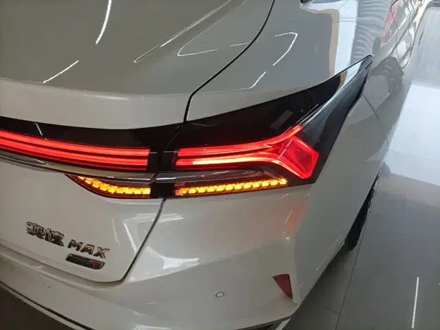 Dongfeng Yixuan MAX — Фото автомобиля 23