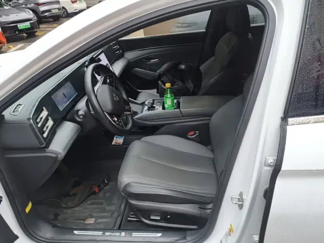 BYD Qin L — Фото автомобиля 10