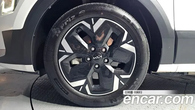 Kia Niro Niro (New) — Фото автомобиля 5
