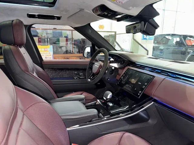 Land Rover Range Rover Sport — Фото автомобиля 16