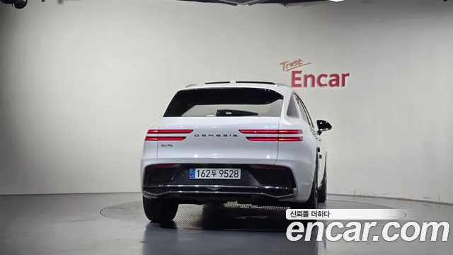 Genesis GV70 — Фото автомобиля 4
