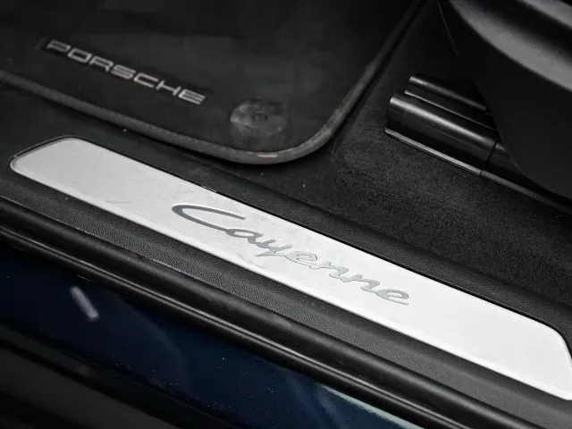 Porsche Cayenne — Фото автомобиля 2