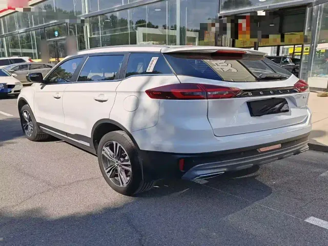 Geely Boyue — Фото автомобиля 4