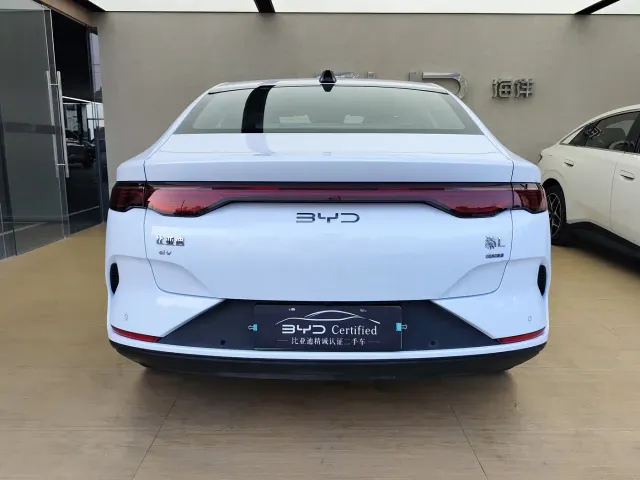 BYD Qin L — Фото автомобиля 7