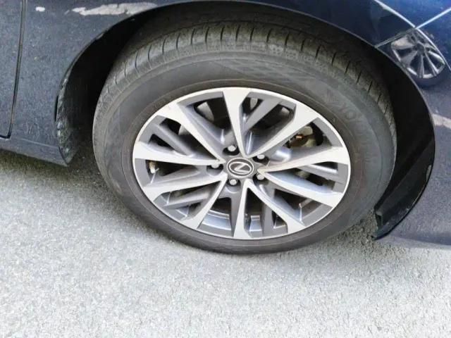 Lexus ES — Фото автомобиля 24