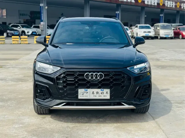 Audi Q5L — Фото автомобиля 3