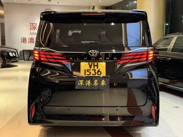 Toyota Alphard — Фото автомобиля 4