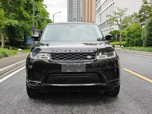 Land Rover Range Rover Sport — Фото автомобиля 9