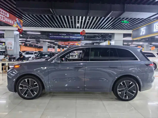 Li Auto L8 — Фото автомобиля 3