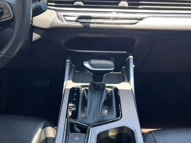 Geely Emgrand — Фото автомобиля 14