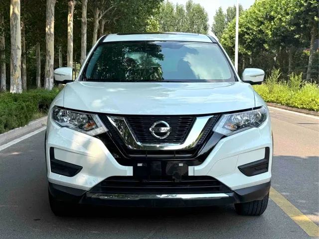 Nissan X-Trail — Фото автомобиля 2