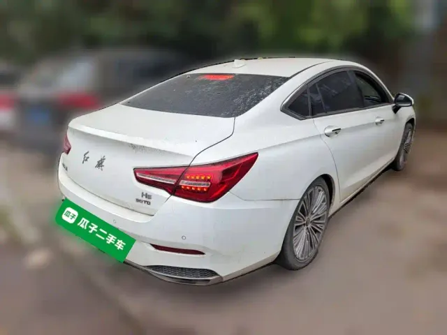 Hongqi H5 — Фото автомобиля 6