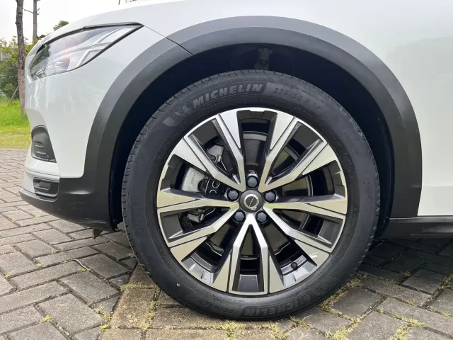 Volvo V90 — Фото автомобиля 19