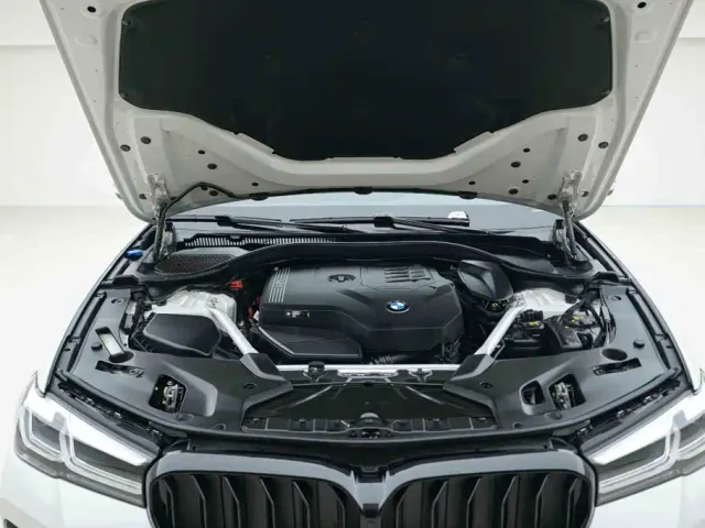BMW 5 Series — Фото автомобиля 7