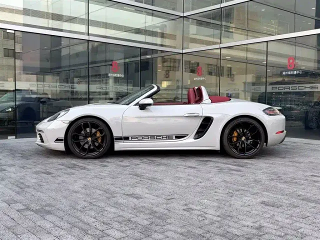 Porsche 718 — Фото автомобиля 7