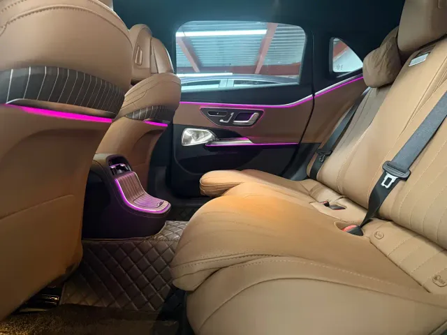 Mercedes-Benz E-Class — Фото автомобиля 12