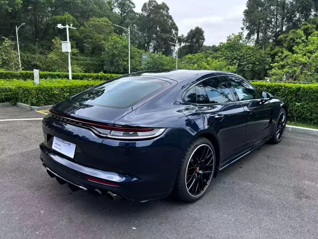 Porsche Panamera — Фото автомобиля 10