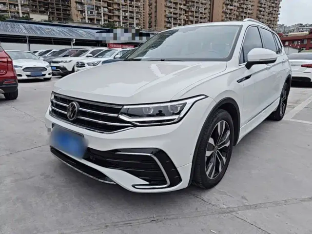 Фотография автомобиля — Volkswagen Tiguan L
