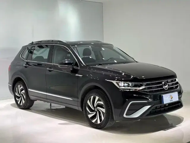 Volkswagen Tiguan L — Фото автомобиля 3