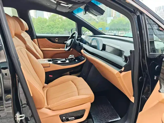 Forthing Xinghai V9 — Фото автомобиля 11