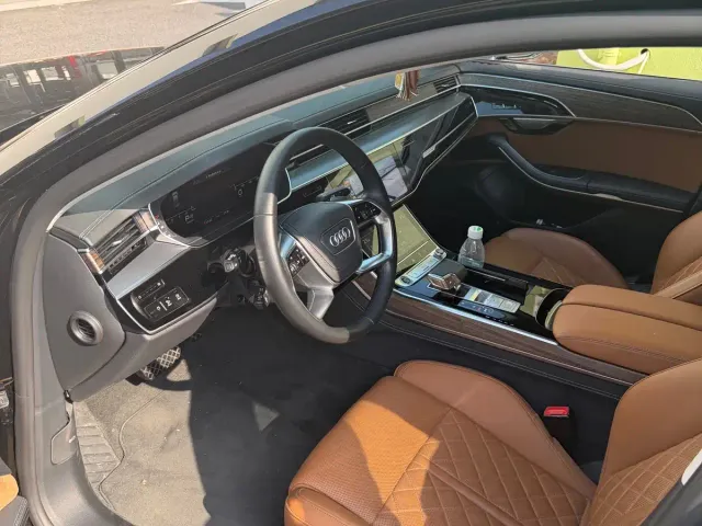 Audi A8 — Фото автомобиля 4