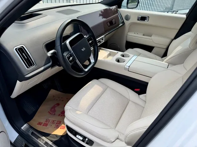 Li Auto L7 — Фото автомобиля 7