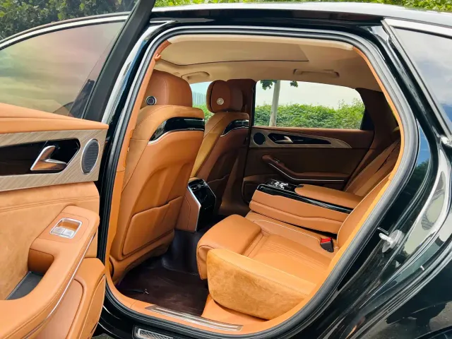 Hongqi H9 — Фото автомобиля 6