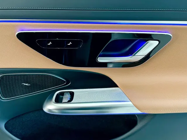 Mercedes-Benz E-Class — Фото автомобиля 18