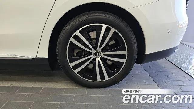 Mercedes-Benz EQE V295 — Фото автомобиля 6