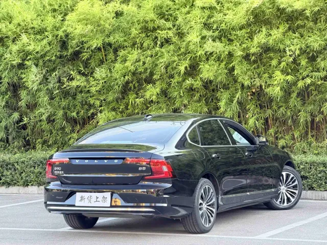 Volvo S90 — Фото автомобиля 8