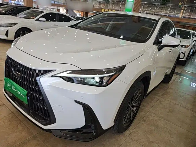 Фотография автомобиля — Lexus NX