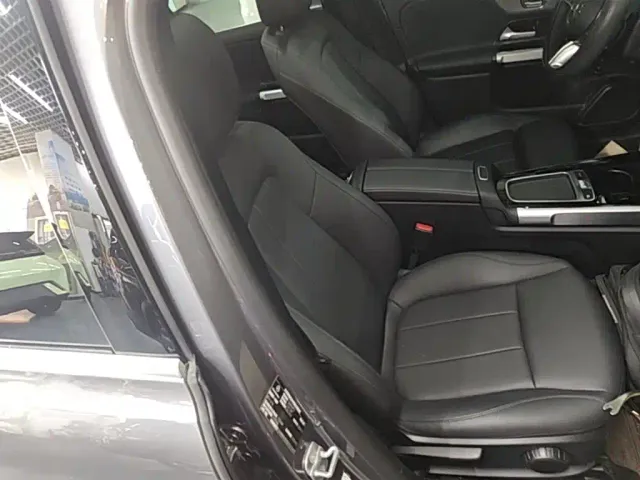Mercedes-Benz GLB-Class — Фото автомобиля 24