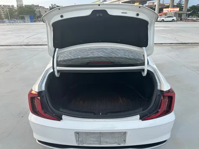Hyundai Mistra — Фото автомобиля 16