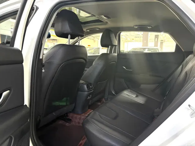 Hyundai Elantra — Фото автомобиля 5
