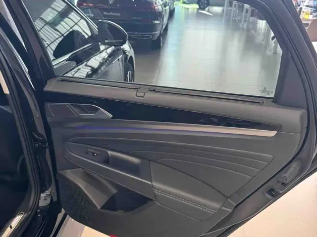 Volkswagen Passat — Фото автомобиля 9