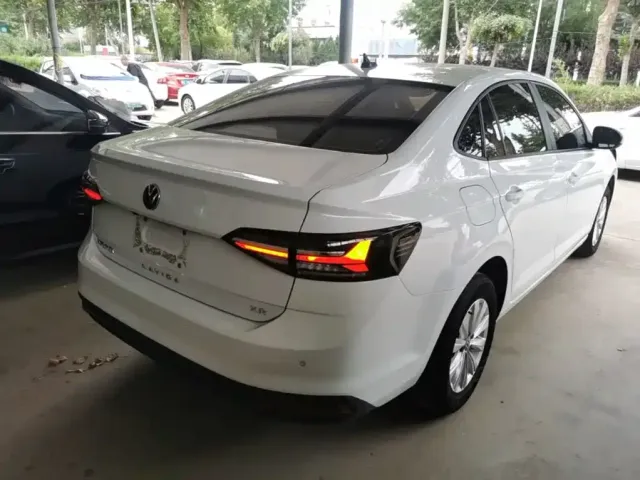 Volkswagen Lavida — Фото автомобиля 6