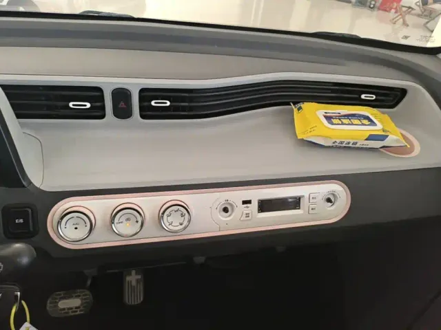 Wuling Hongguang Mini EV — Фото автомобиля 12