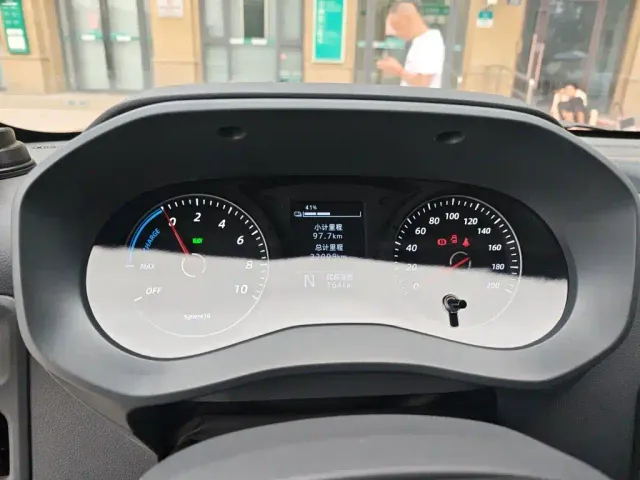 Wuling Yangguang — Фото автомобиля 7