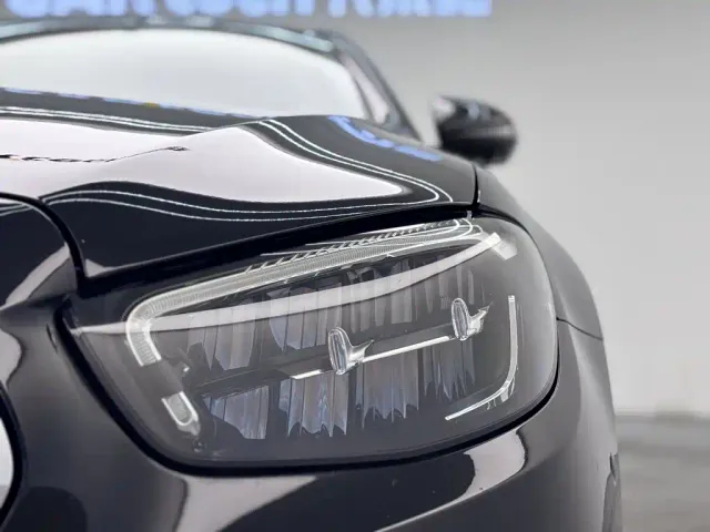 Mercedes-Benz E-Class — Фото автомобиля 5
