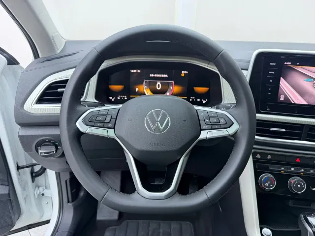 Volkswagen T-Roc — Фото автомобиля 11