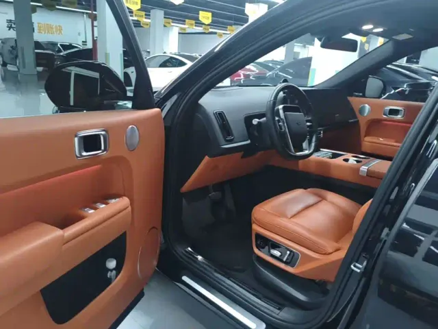 Li Auto L7 — Фото автомобиля 15