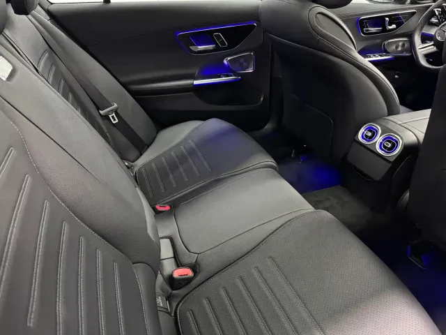 Mercedes-Benz C-Class — Фото автомобиля 10