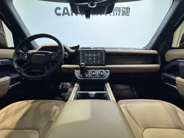 Land Rover Defender — Фото автомобиля 18
