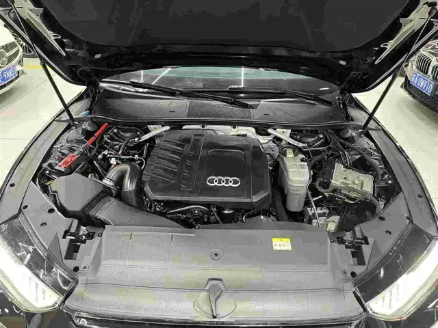 Audi A7L — Фото автомобиля 12